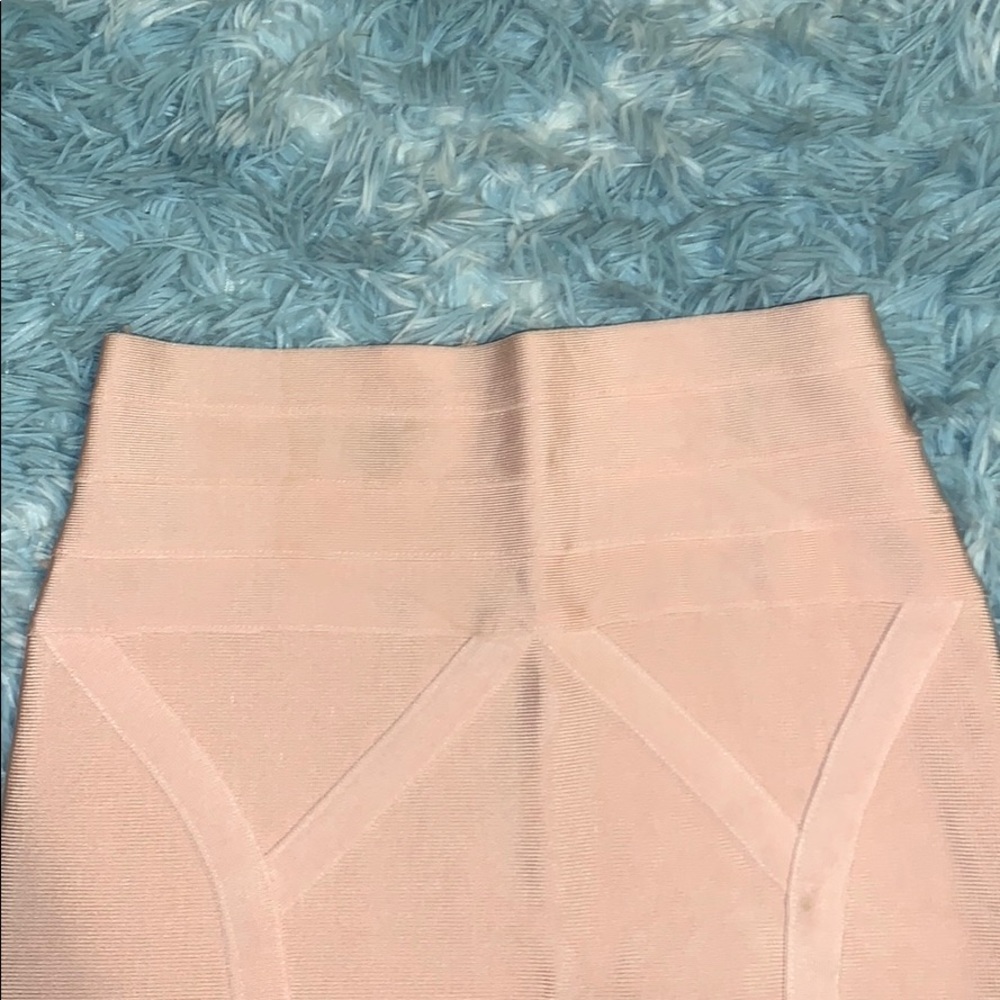 BEBE Blush pink skirt - Picture 2 of 6